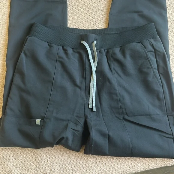 NWOT Fabletics Scrub Pants - Picture 2 of 4